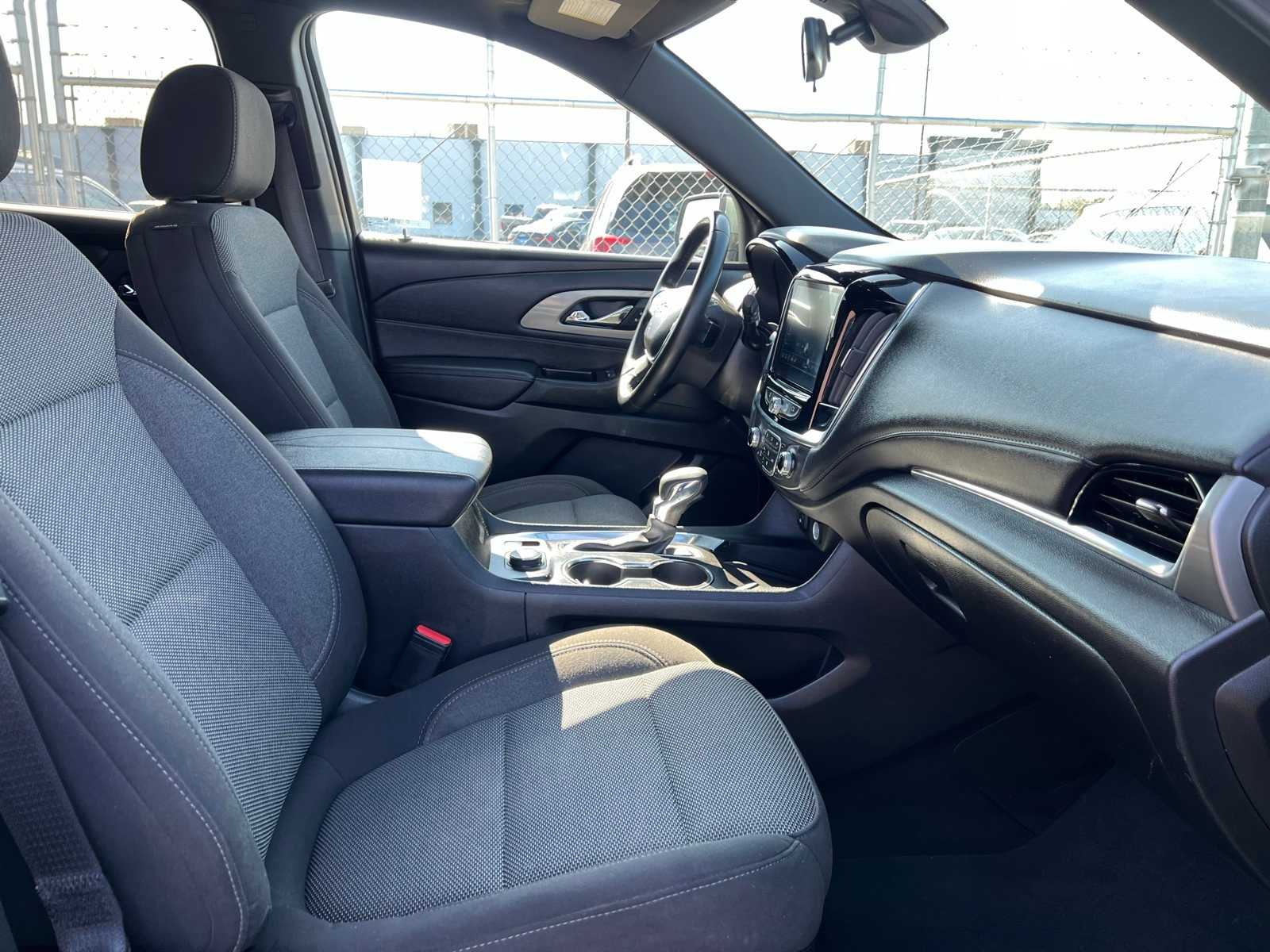 Thumbnail: 2023 Chevrolet Traverse - 27