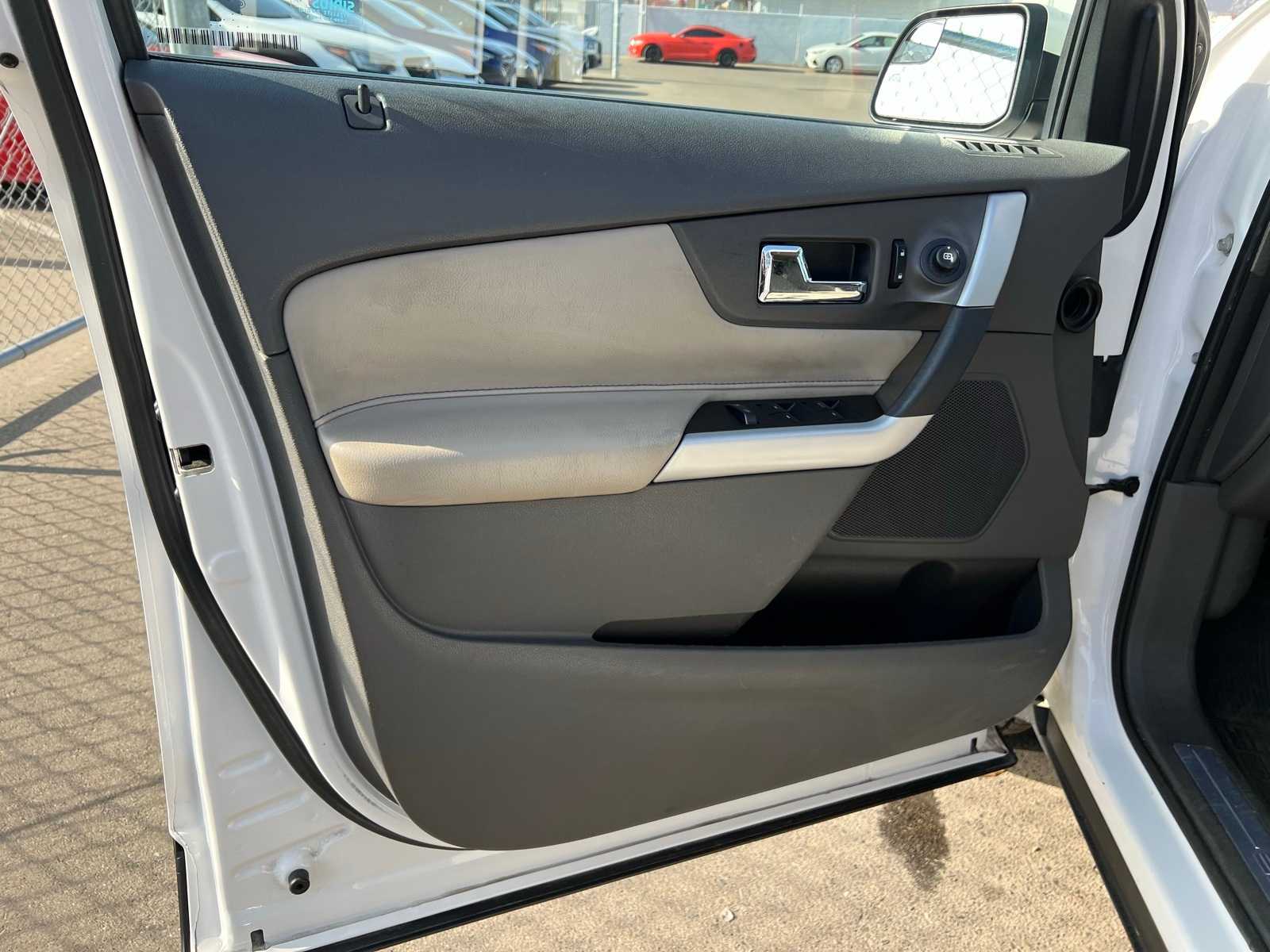 Thumbnail: 2013 Ford Edge - 16