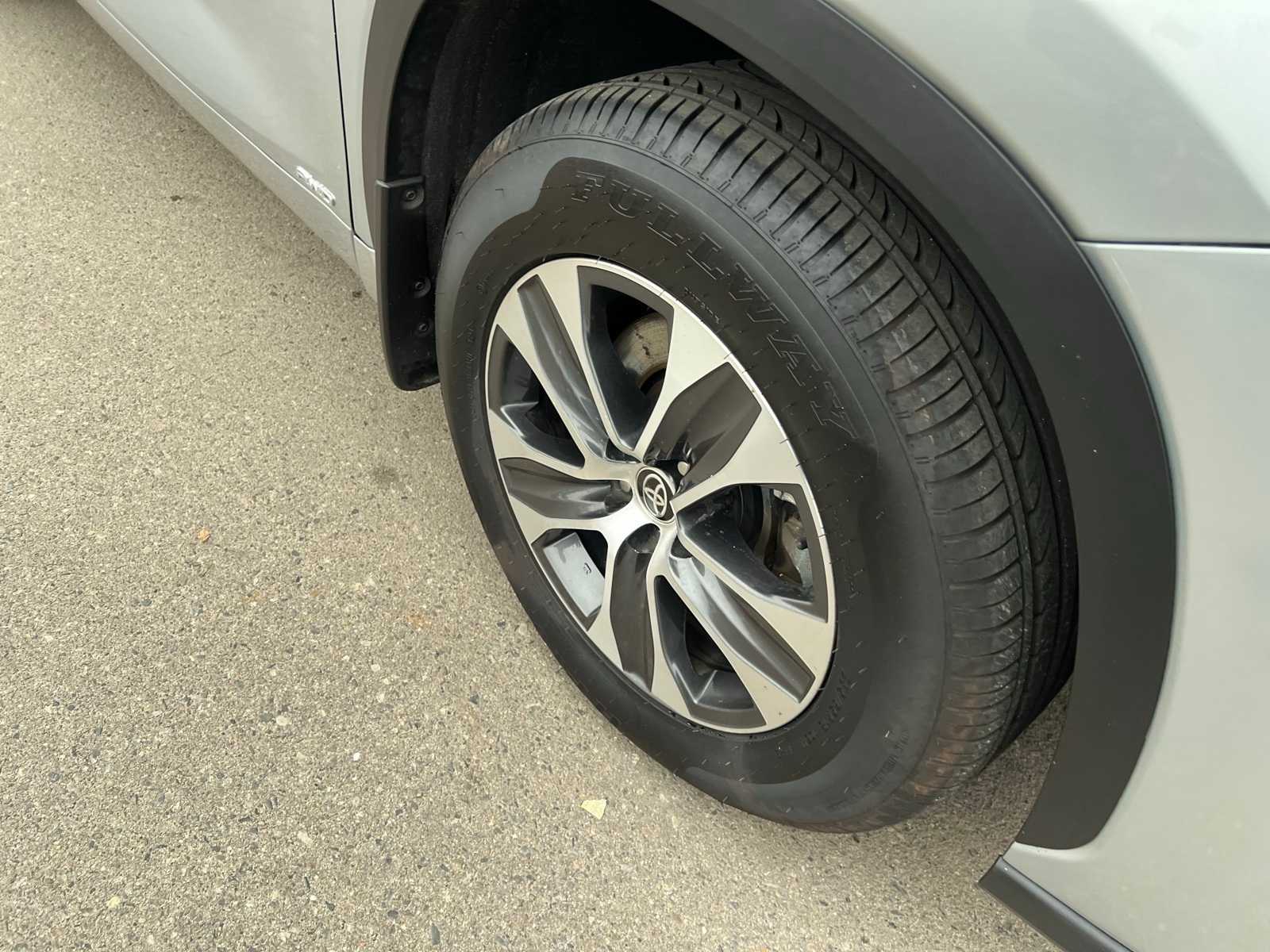 Thumbnail: 2021 Toyota Highlander - 26