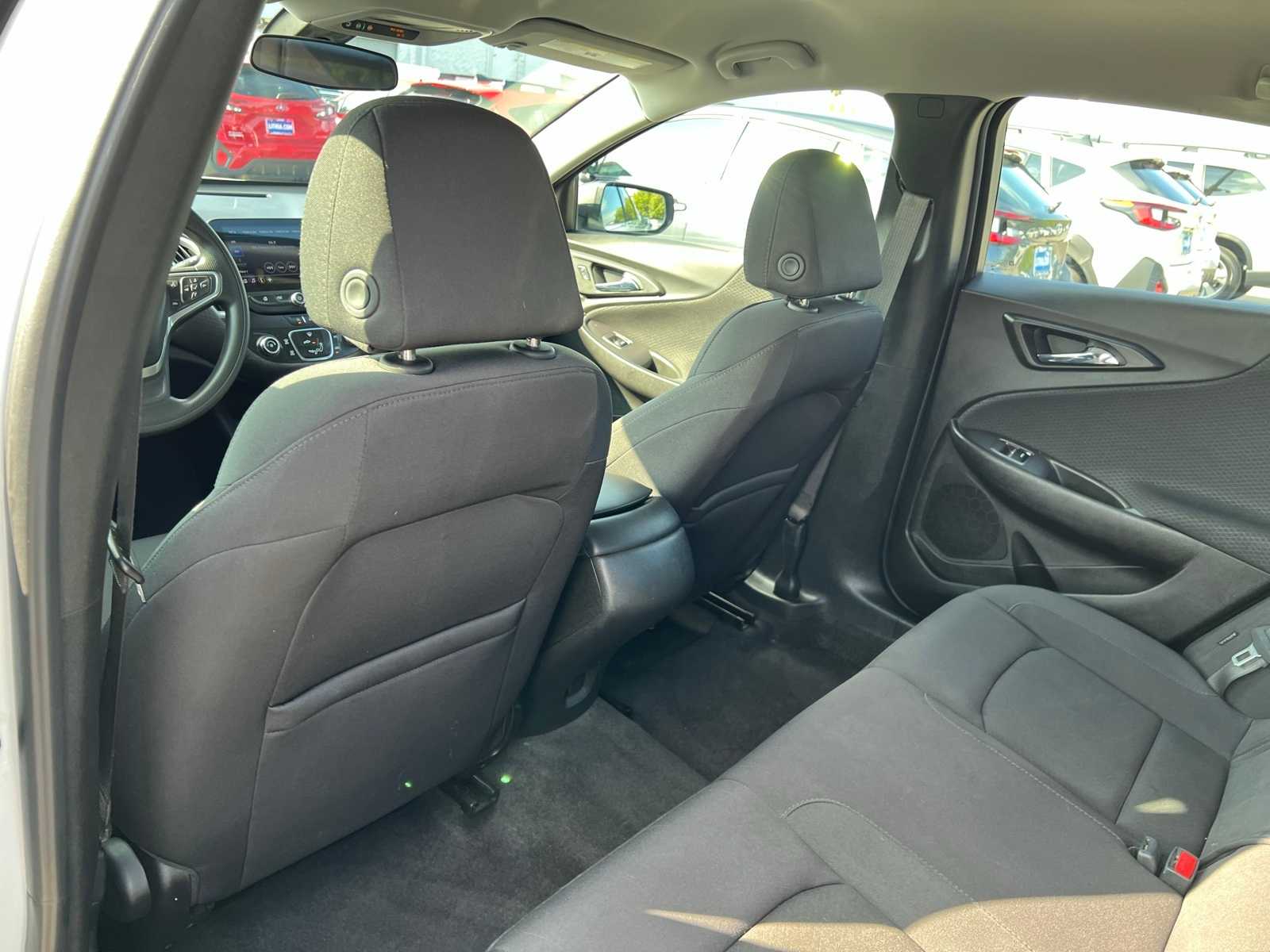 Thumbnail: 2022 Chevrolet Malibu - 16