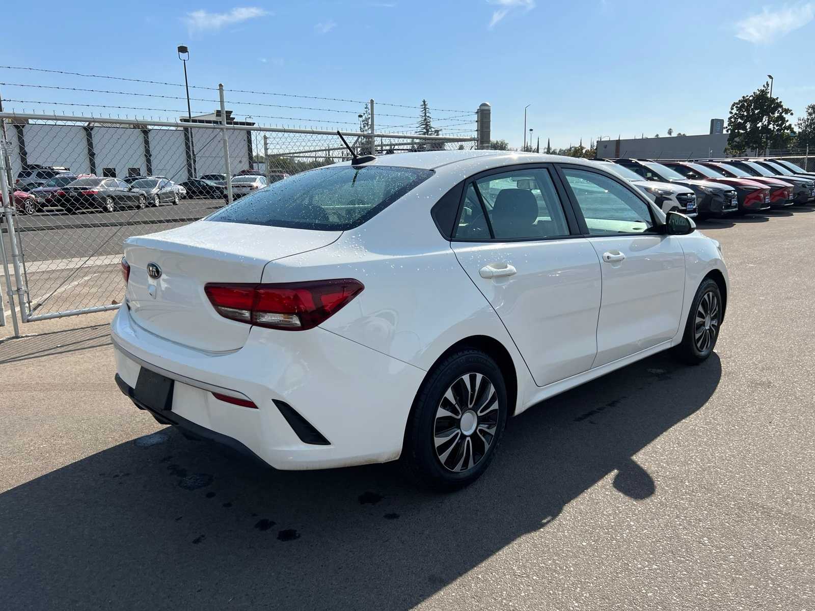 Thumbnail: 2021 Kia Rio - 8