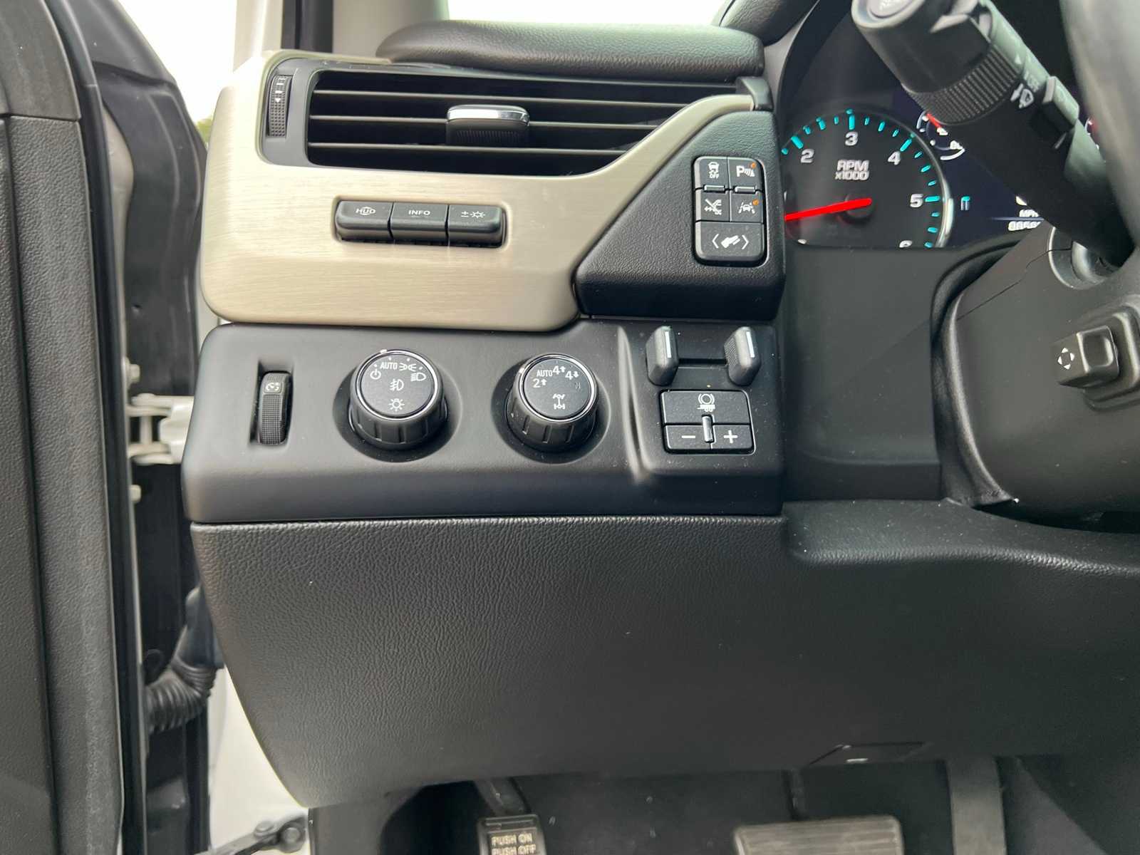 Thumbnail: 2020 GMC Yukon - 29