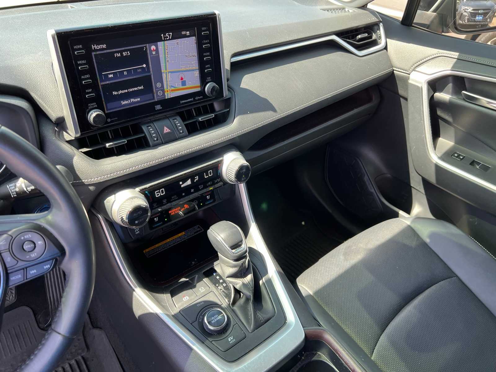 Thumbnail: 2021 Toyota RAV4 - 32
