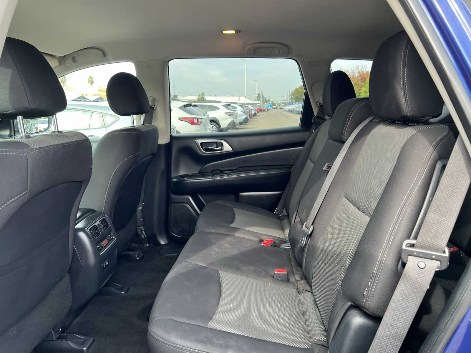 Thumbnail: 2020 Nissan Pathfinder - 18