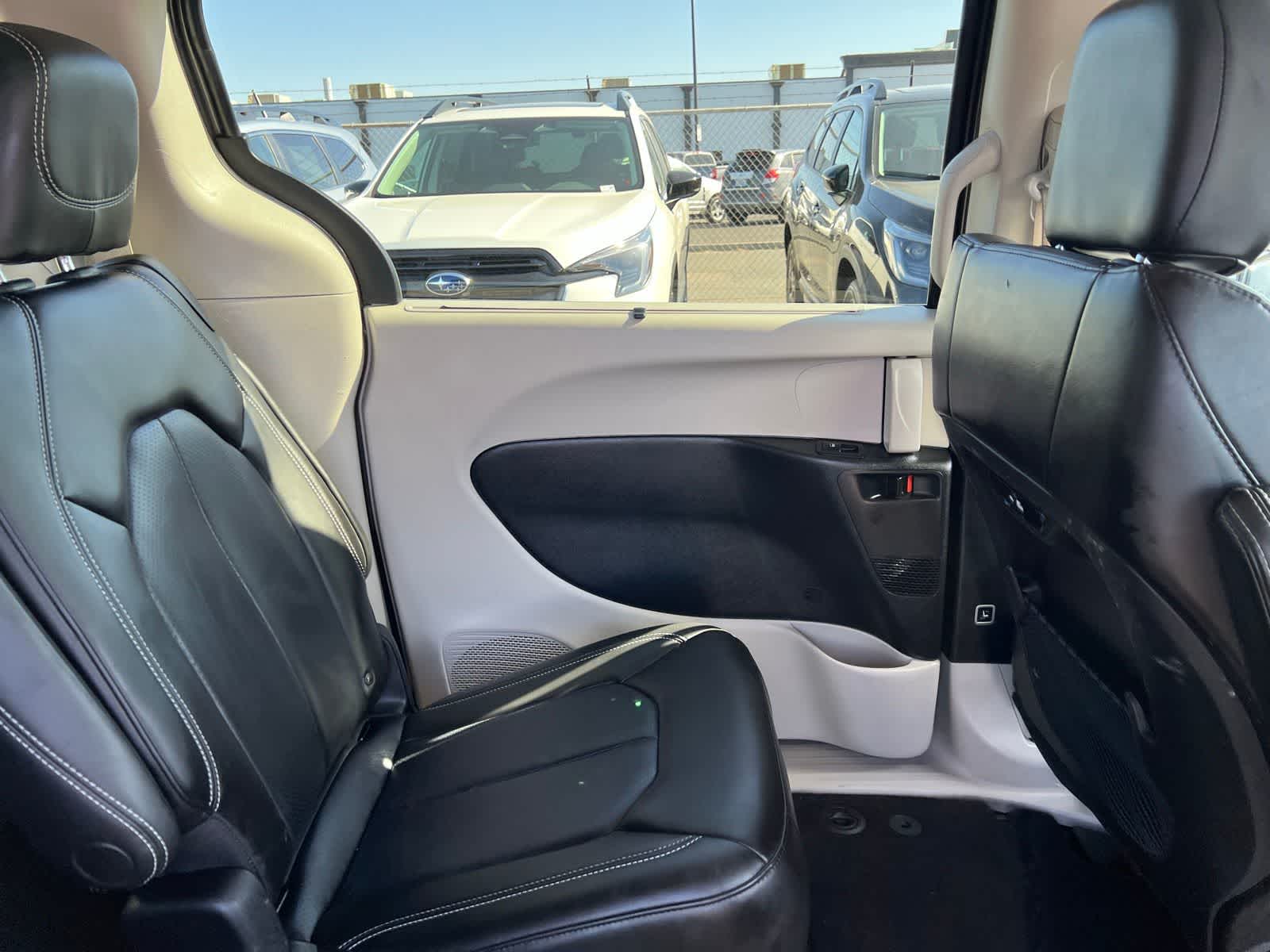 Thumbnail: 2023 Chrysler Pacifica - 23