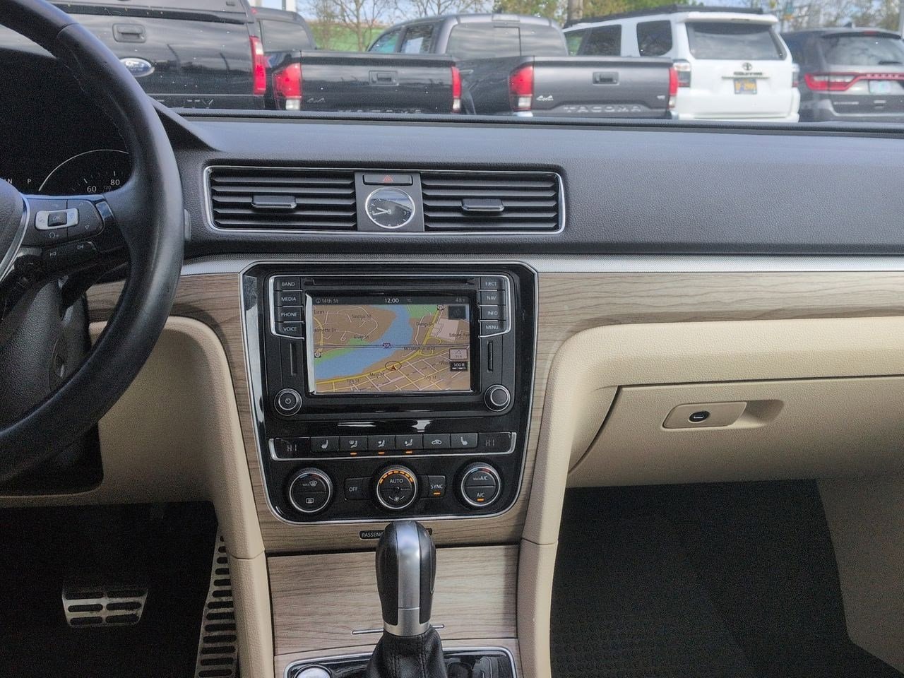 Thumbnail: 2017 Volkswagen Passat - 30