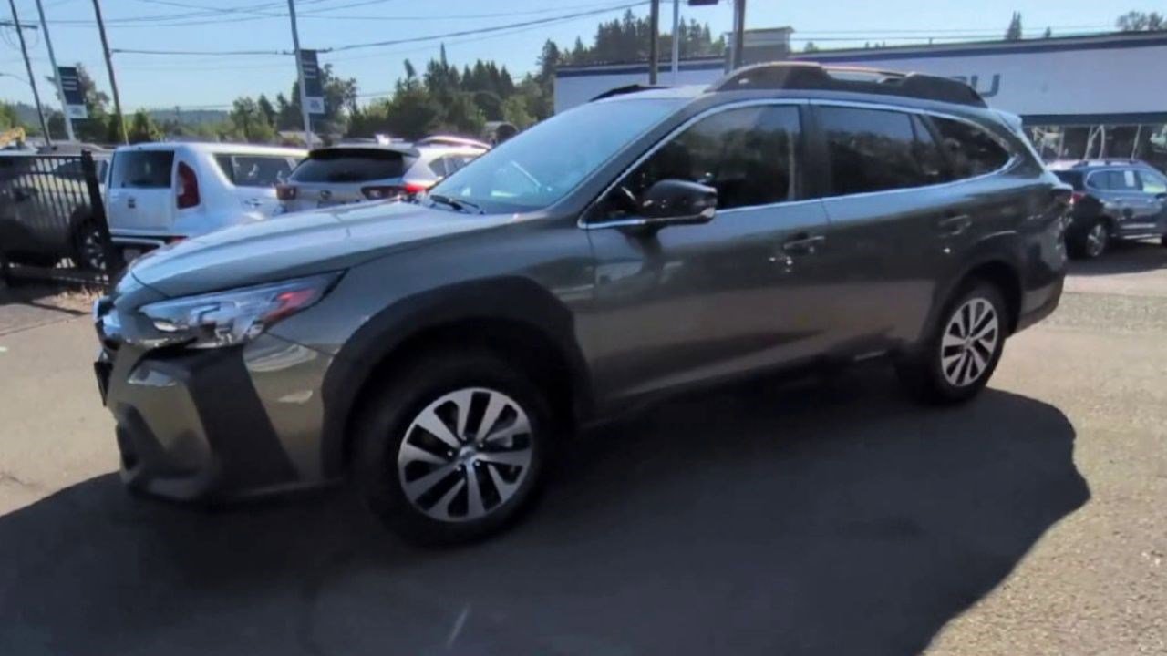 2024 Subaru Outback Premium photo 2