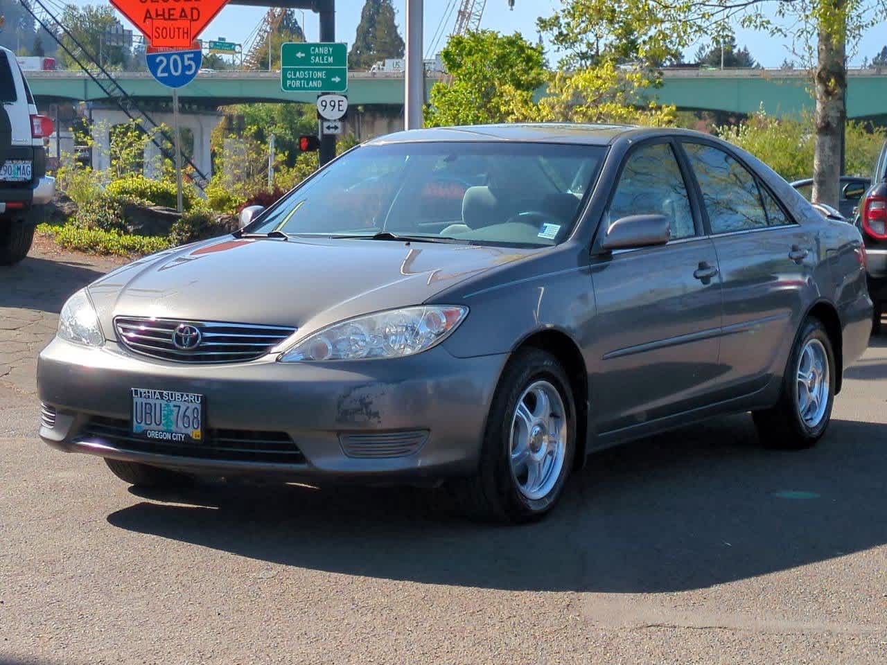 2006 Toyota Camry LE 9