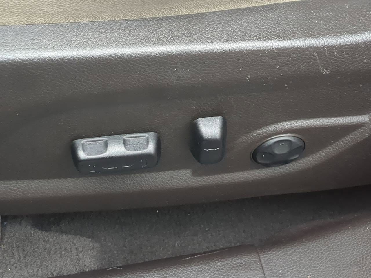 Thumbnail: 2014 Hyundai Santa Fe - 18