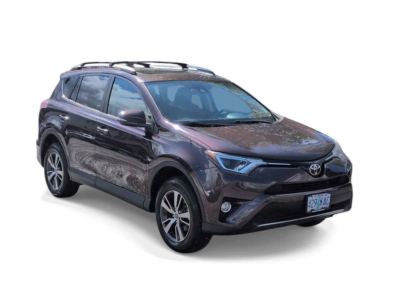 Thumbnail: 2017 Toyota RAV4 - 2