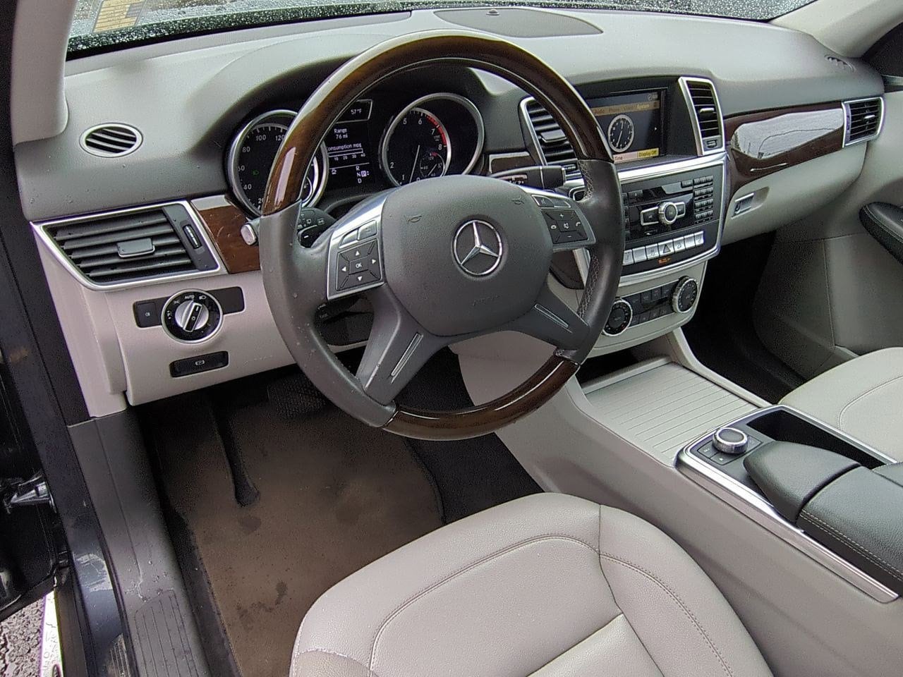 Thumbnail: 2012 Mercedes-Benz M-Class - 10