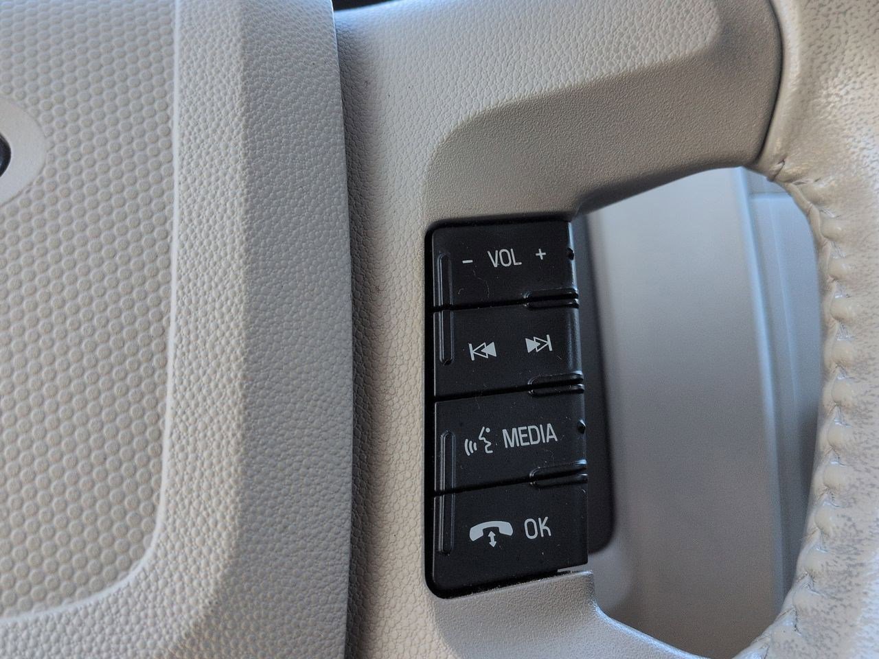 Thumbnail: 2011 Ford Escape - 26