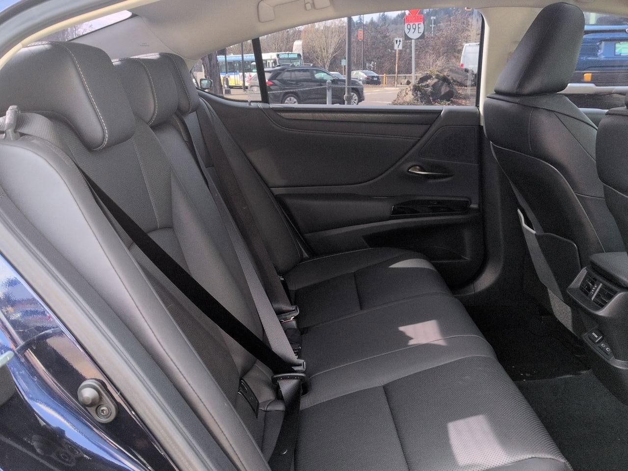 Thumbnail: 2025 Lexus ES - 22