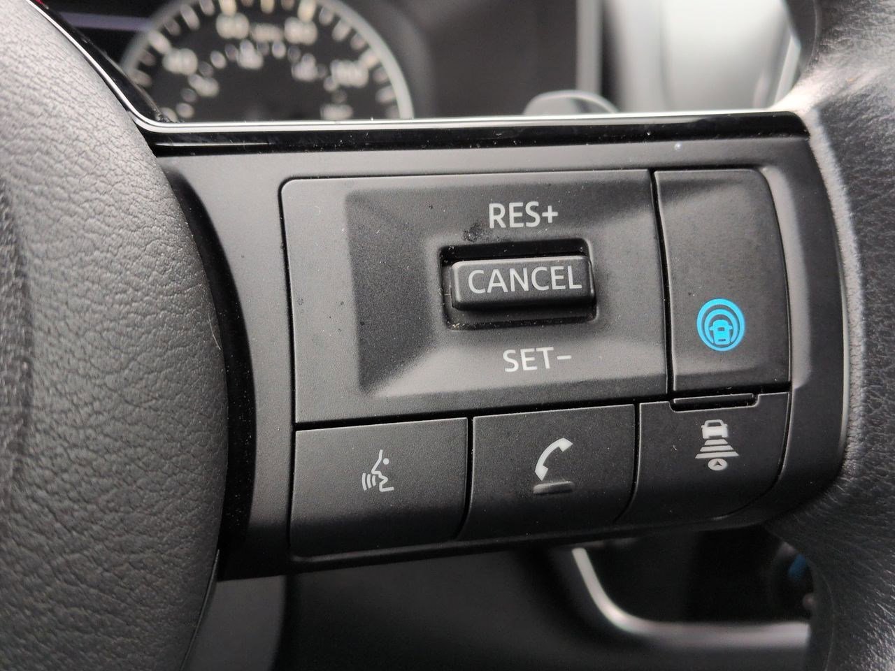 Thumbnail: 2023 Nissan Rogue - 25