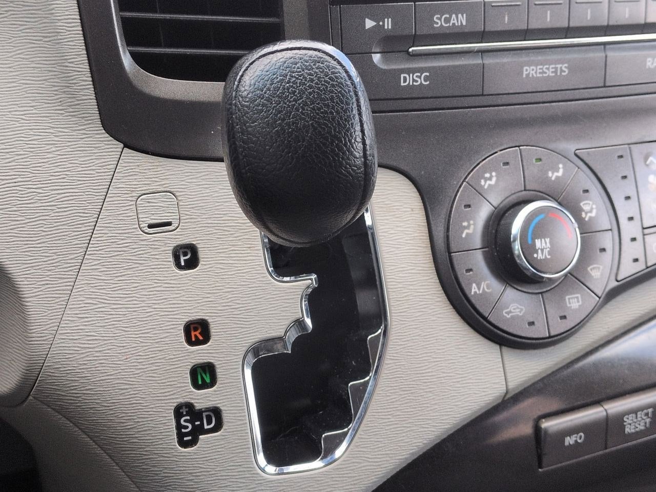 Thumbnail: 2011 Toyota Sienna - 30