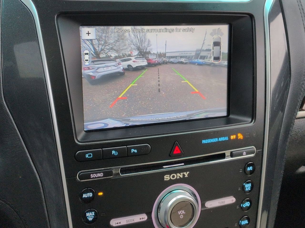 Thumbnail: 2017 Ford Explorer - 32