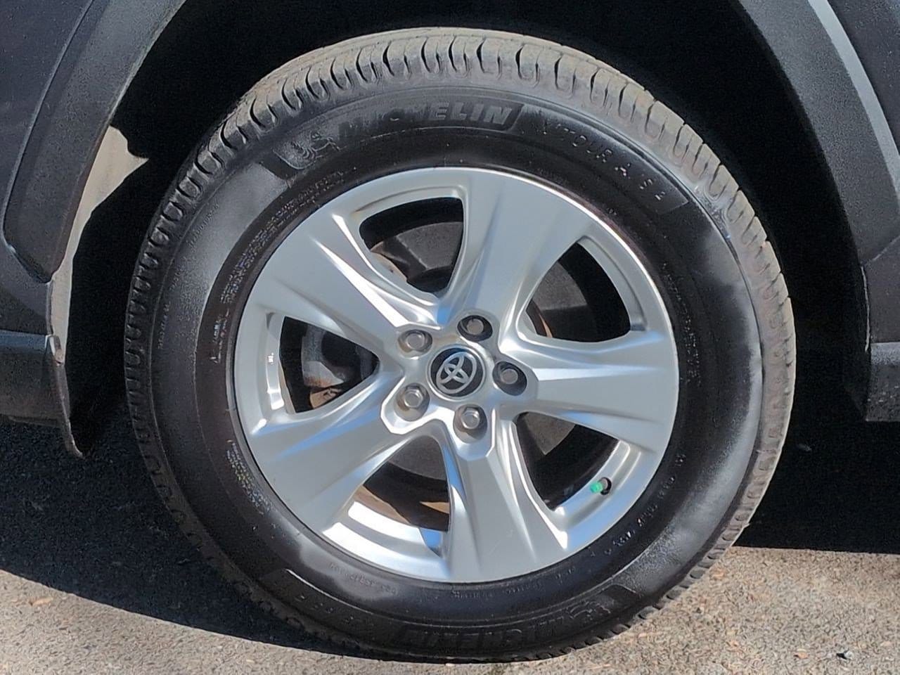 Thumbnail: 2021 Toyota RAV4 - 14