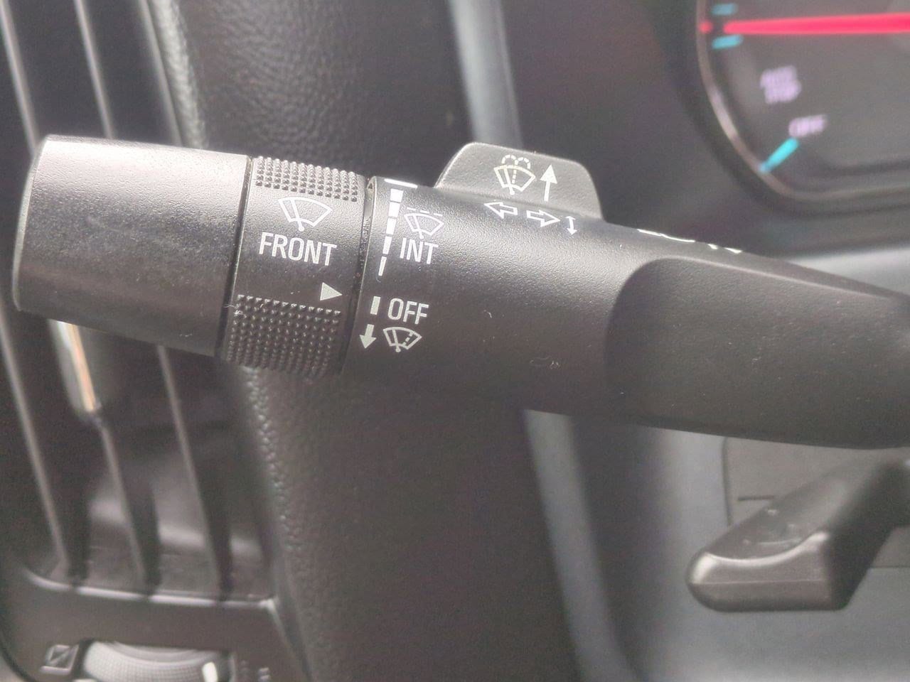 Thumbnail: 2018 Chevrolet Silverado 1500 - 32