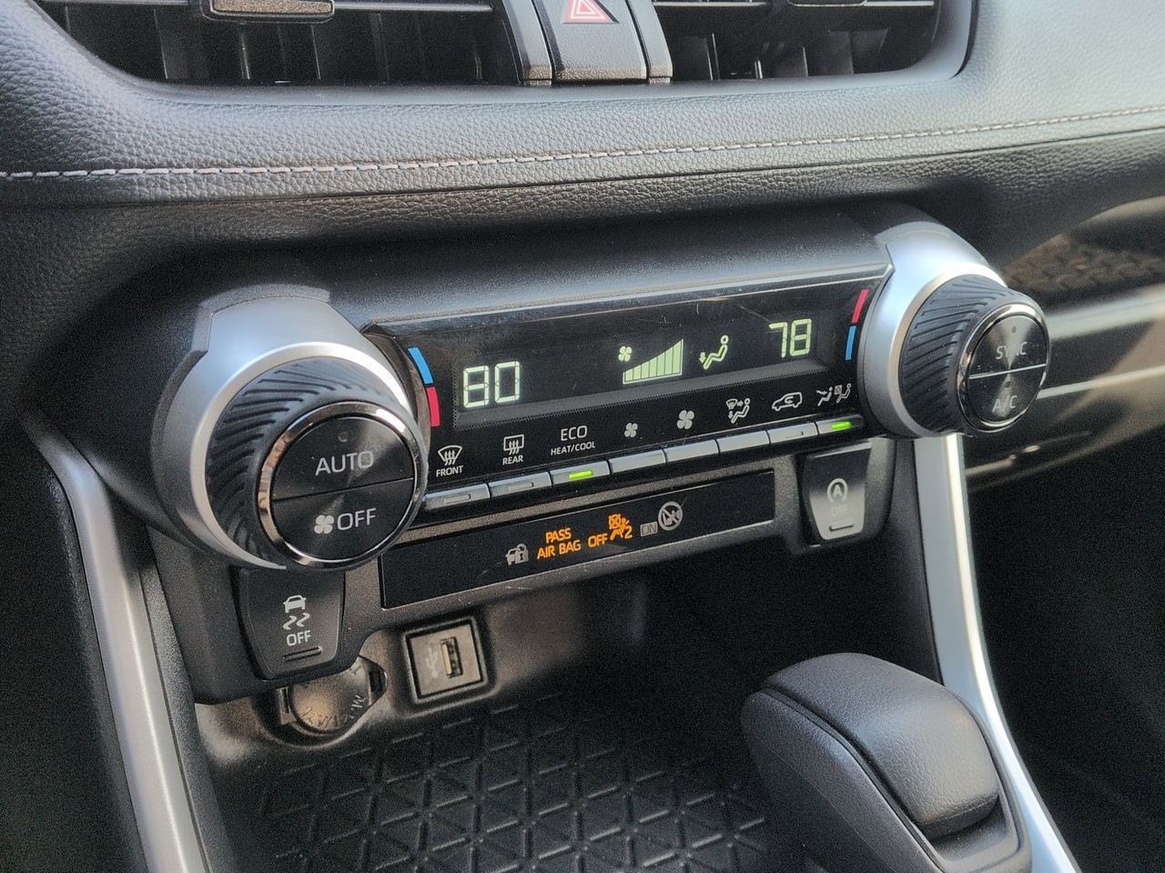 Thumbnail: 2024 Toyota RAV4 - 29