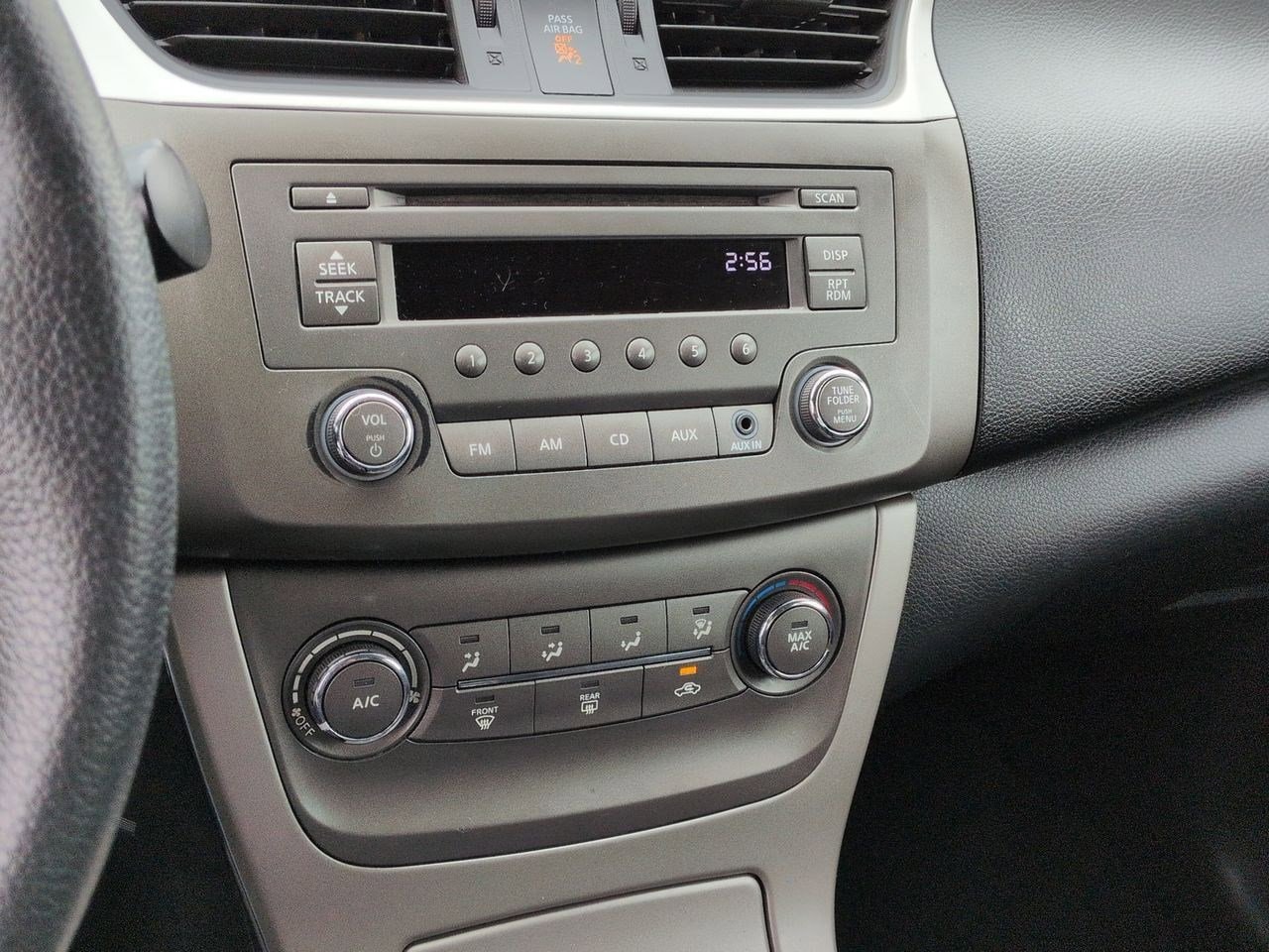Thumbnail: 2014 Nissan Sentra - 28
