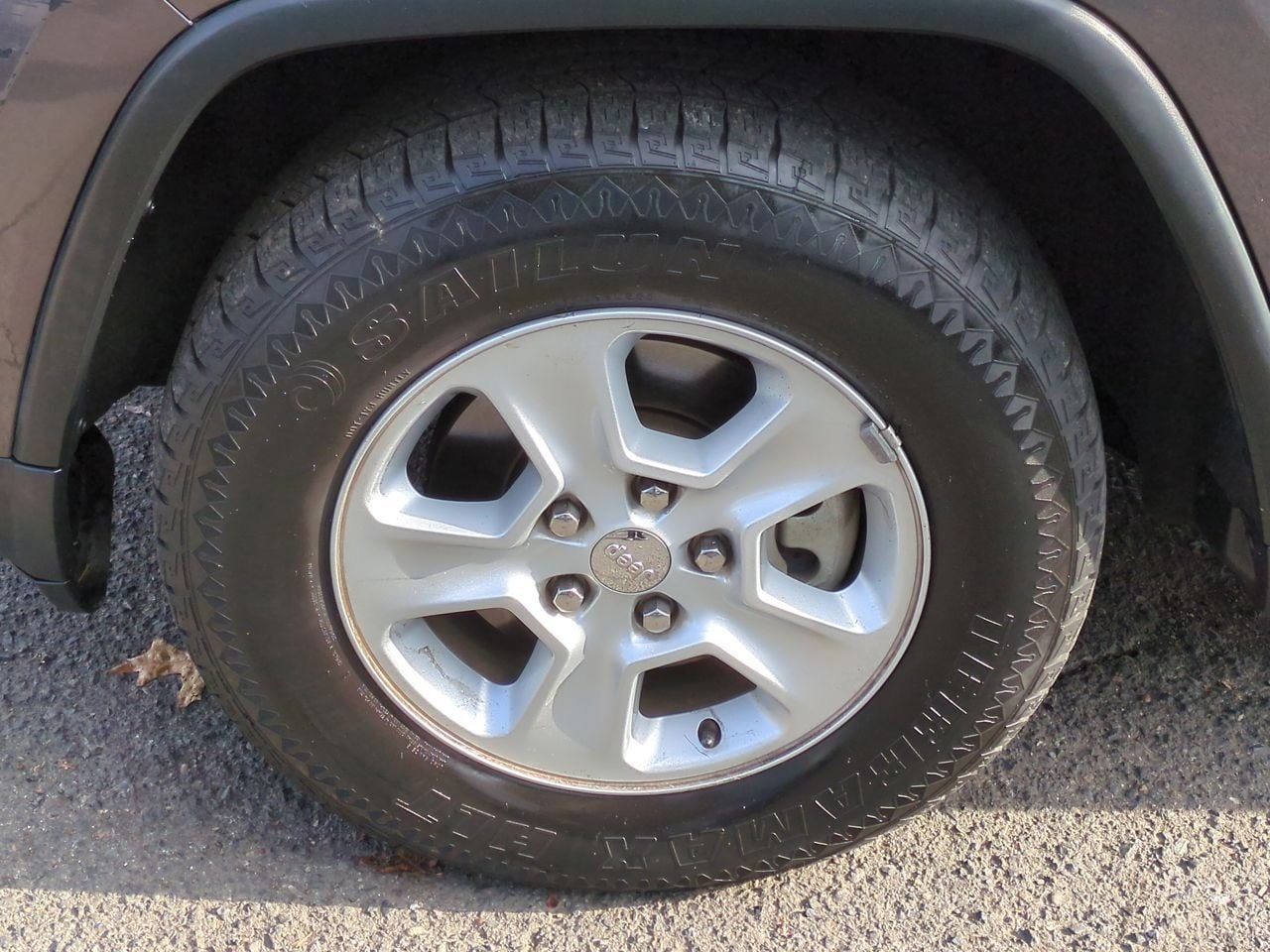 Thumbnail: 2015 Jeep Grand Cherokee - 14