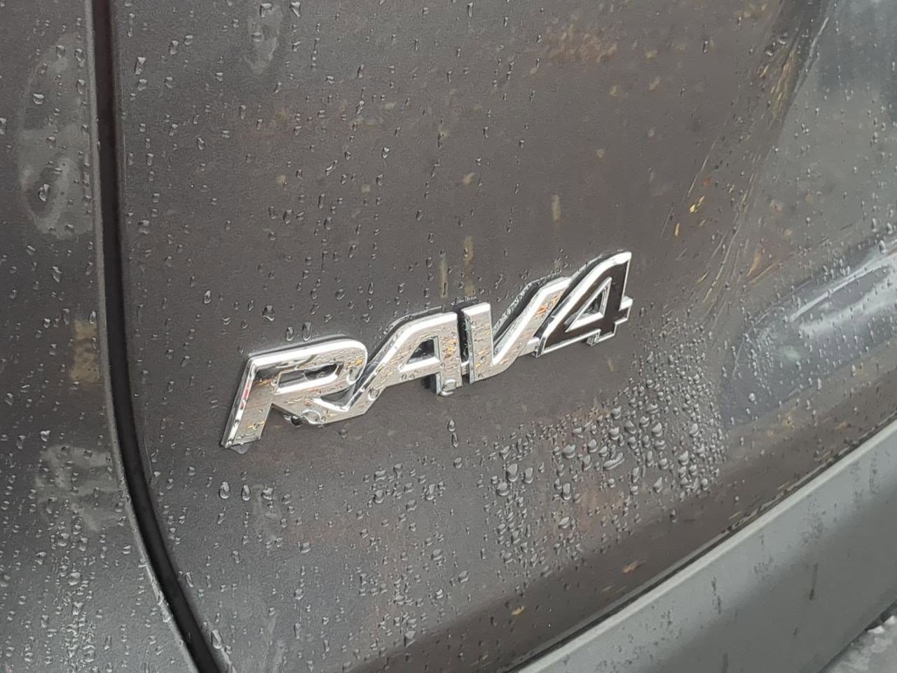 Thumbnail: 2022 Toyota RAV4 - 12