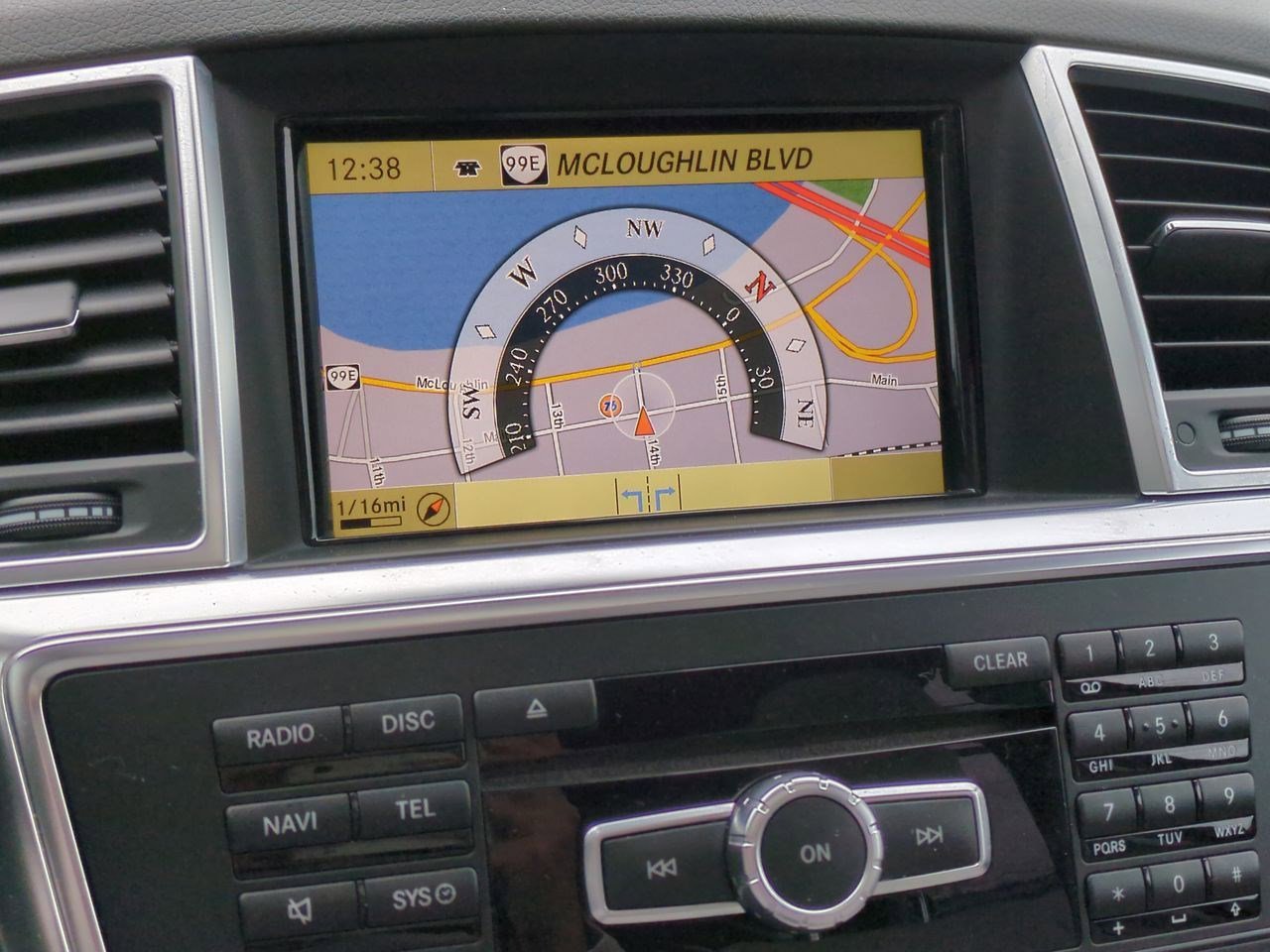 Thumbnail: 2012 Mercedes-Benz M-Class - 31