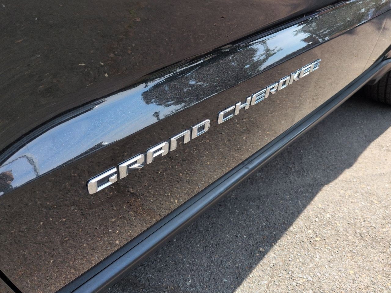 Thumbnail: 2014 Jeep Grand Cherokee - 20