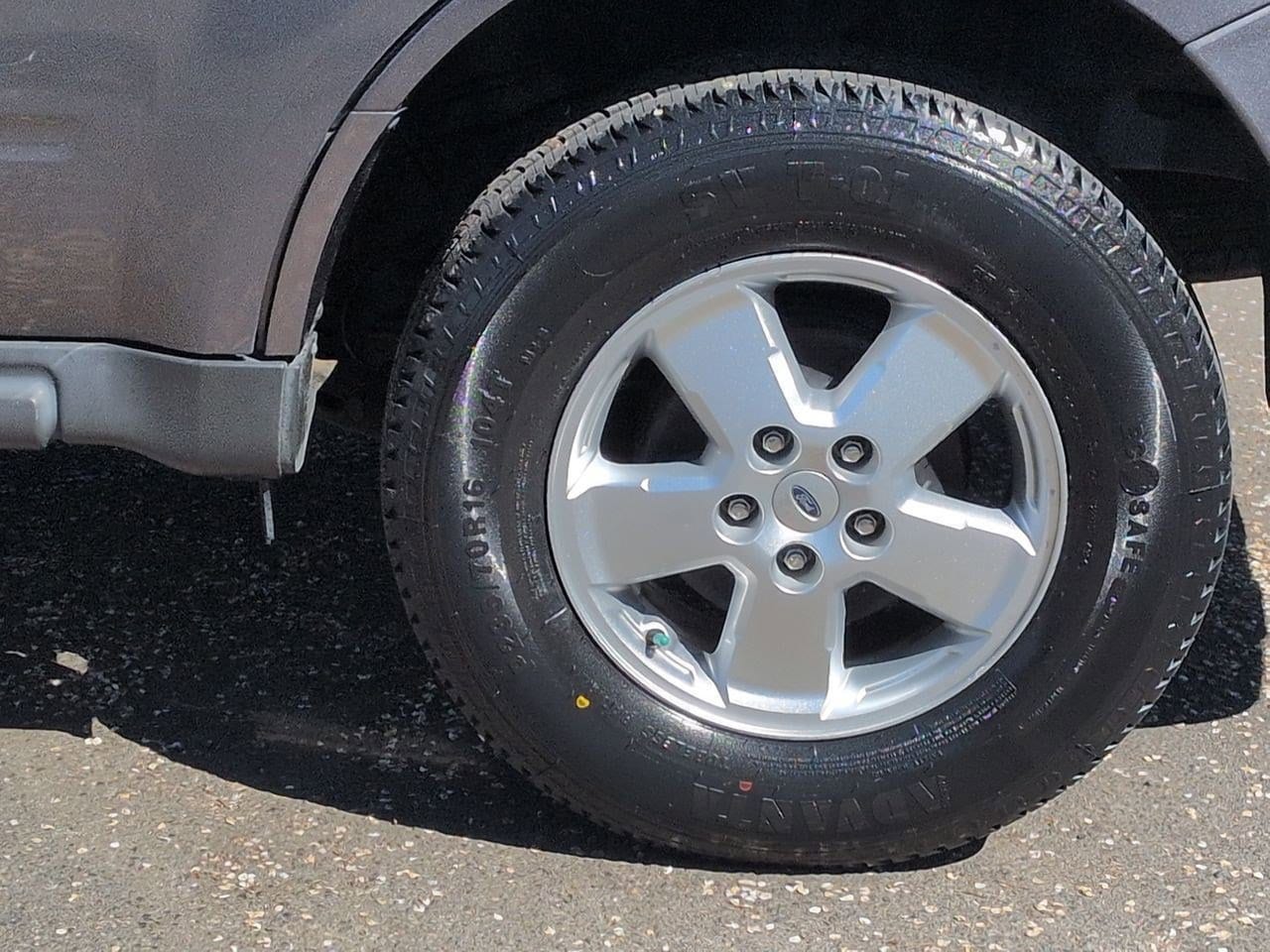 Thumbnail: 2011 Ford Escape - 14