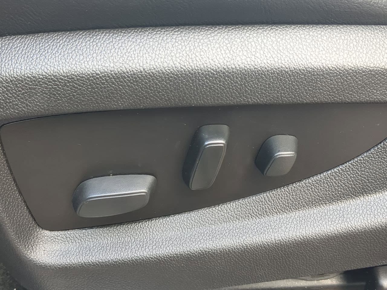 Thumbnail: 2017 GMC Yukon XL - 18