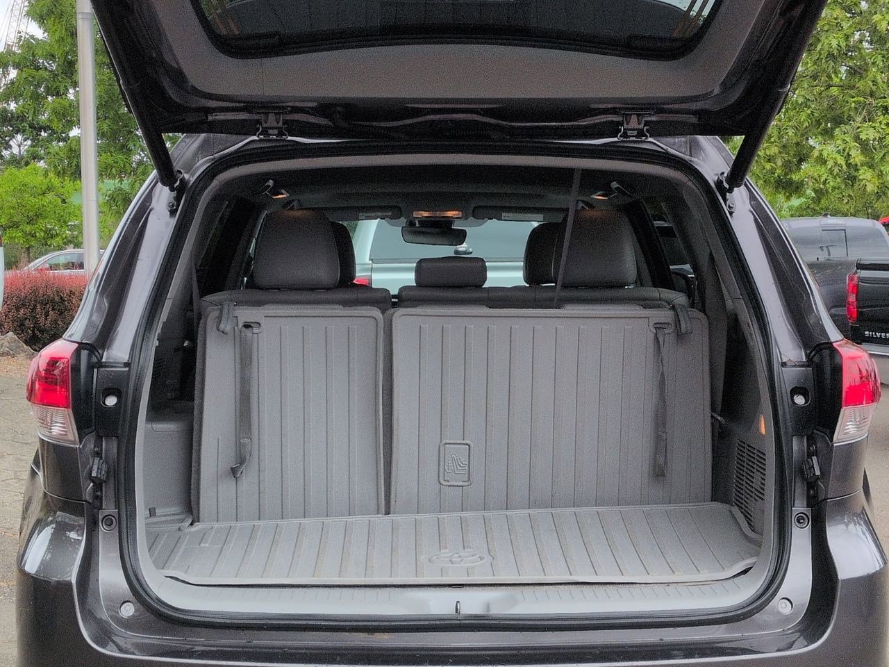 Thumbnail: 2017 Toyota Highlander - 37