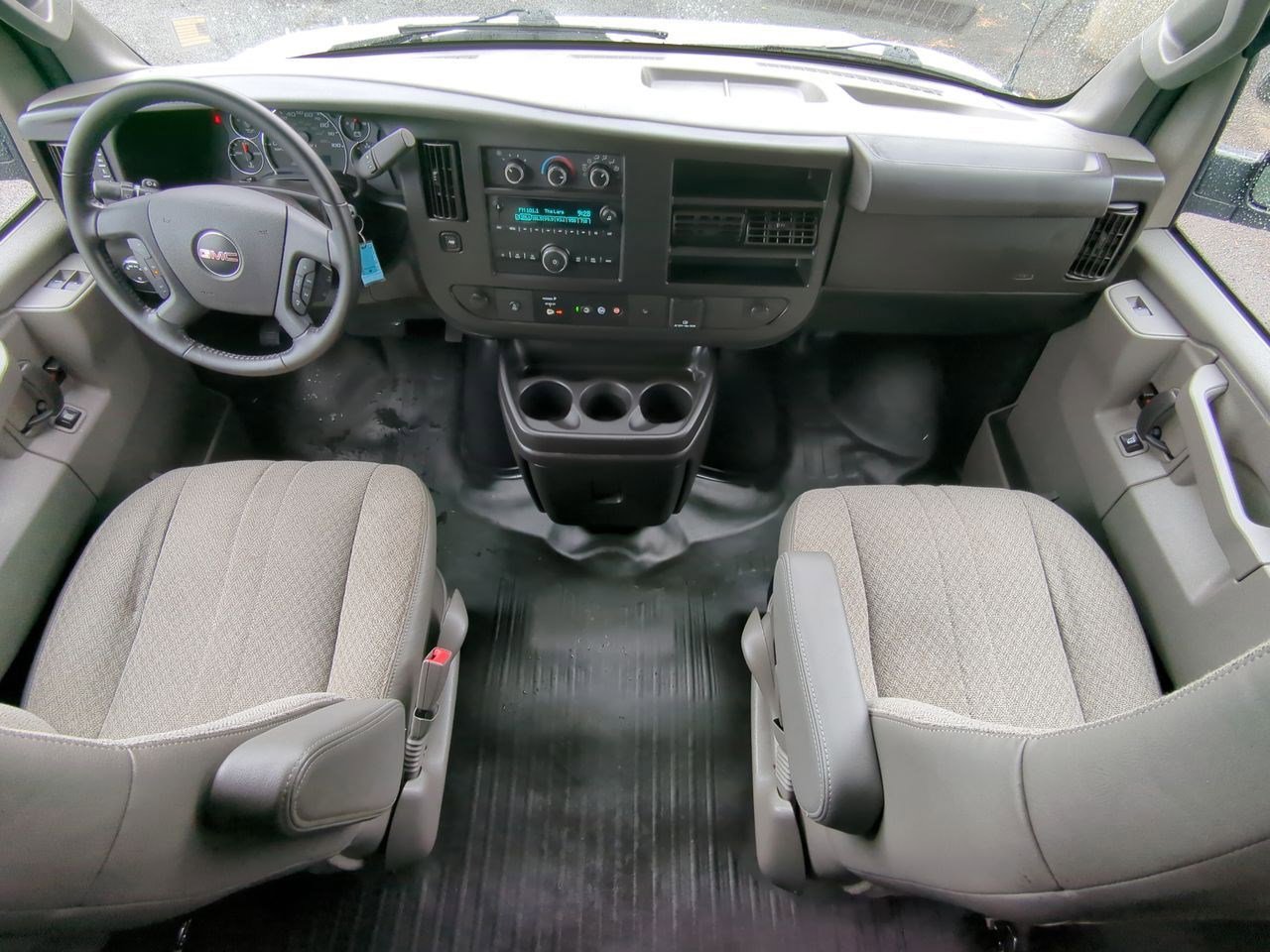 Thumbnail: 2020 GMC Savana - 21