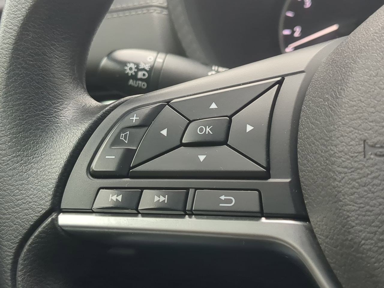 Thumbnail: 2023 Nissan Sentra - 22