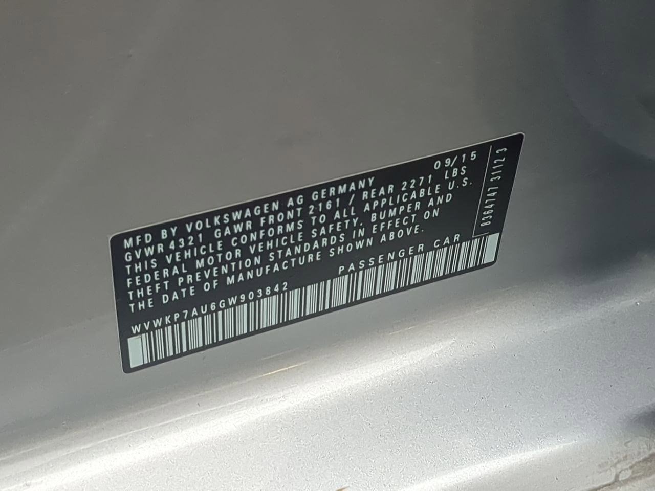 Thumbnail: 2016 Volkswagen e-Golf - 34