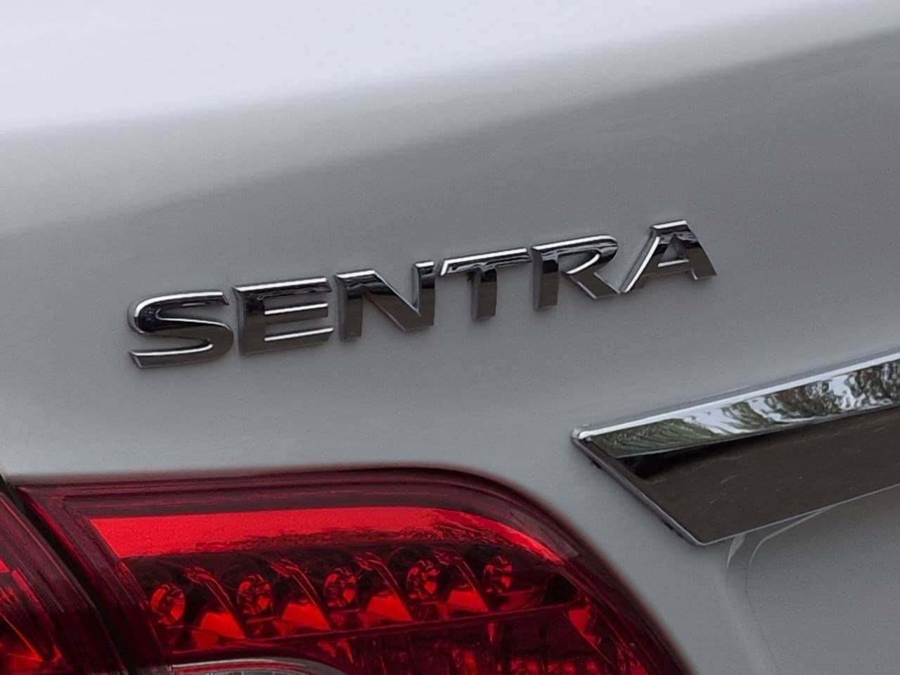Thumbnail: 2014 Nissan Sentra - 13
