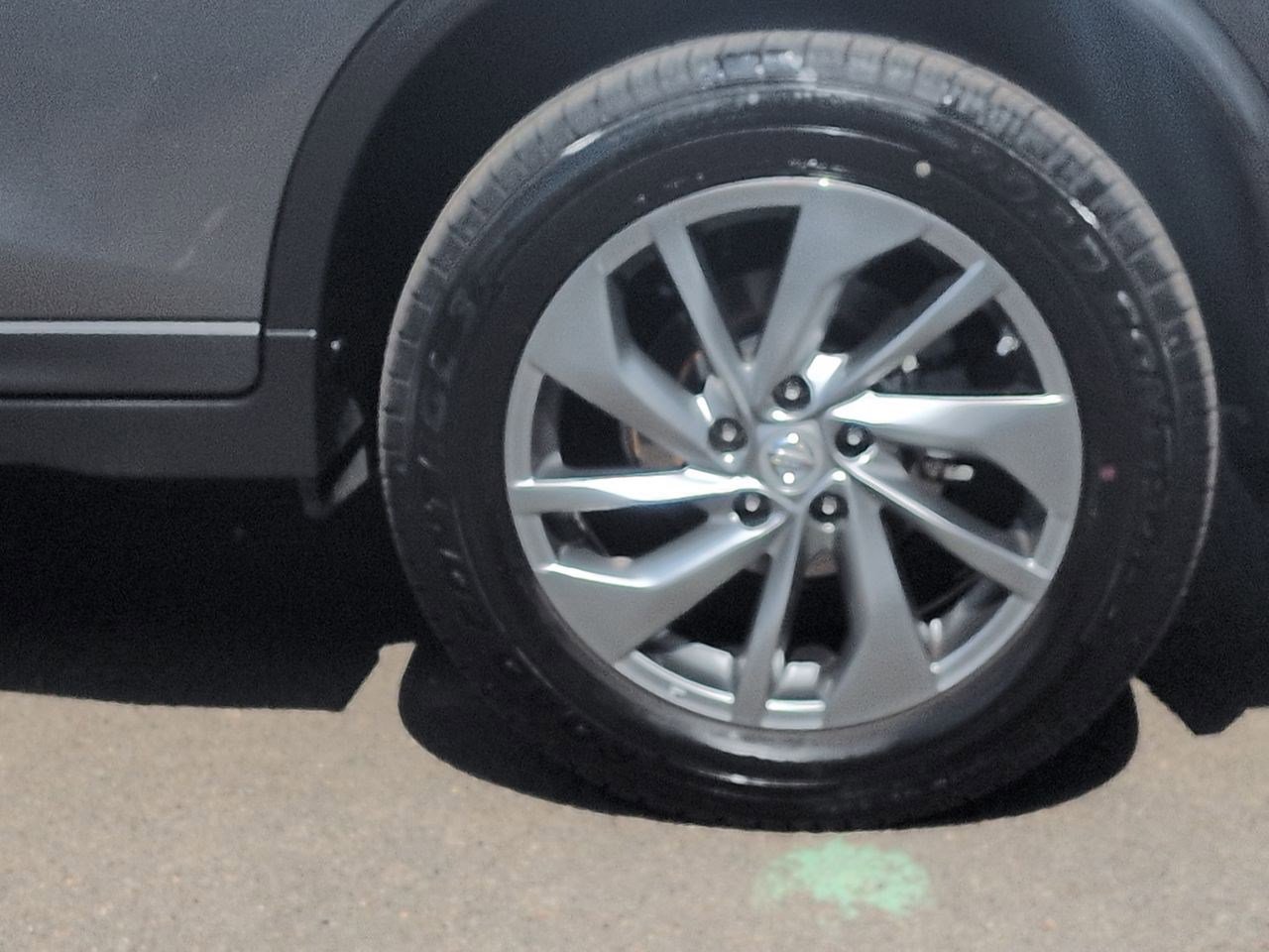 Thumbnail: 2015 Nissan Rogue - 14
