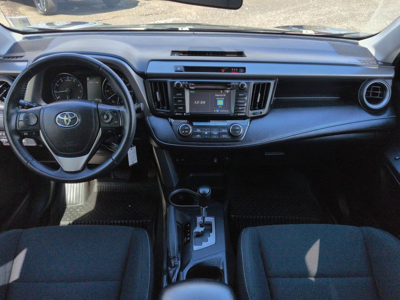 Thumbnail: 2017 Toyota RAV4 - 16