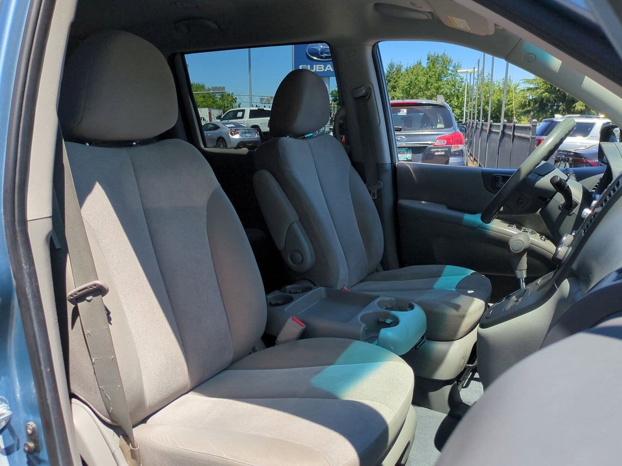 Thumbnail: 2011 Kia Sedona - 21