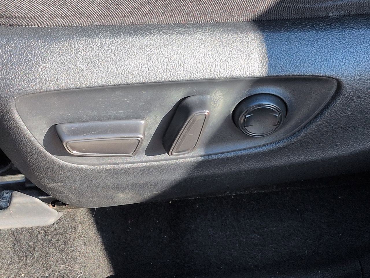 Thumbnail: 2021 Toyota RAV4 - 18