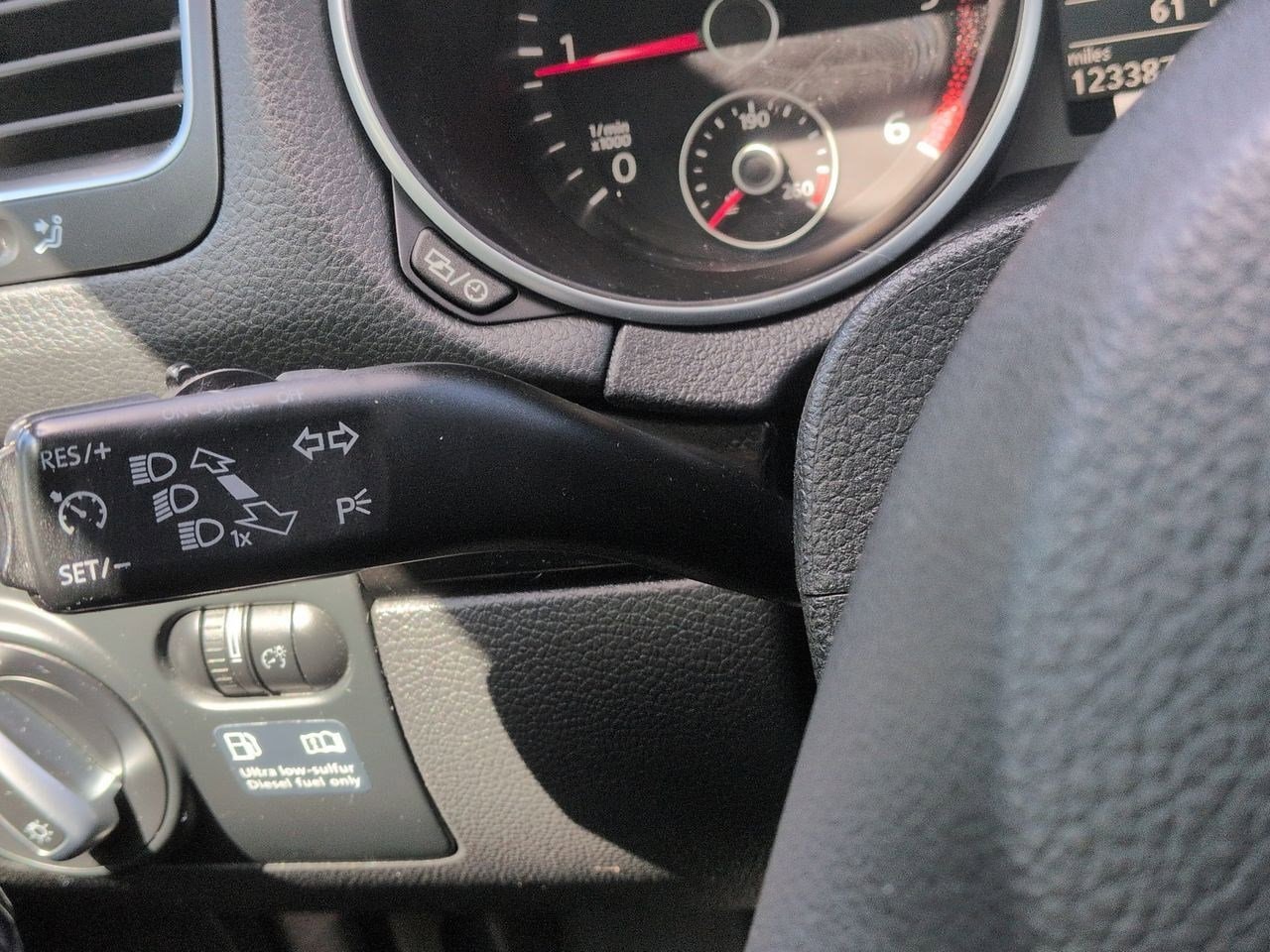 Thumbnail: 2011 Volkswagen Jetta - 27
