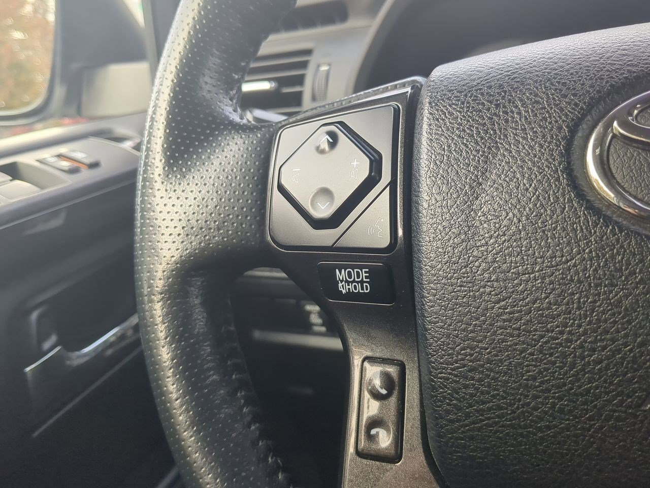 Thumbnail: 2023 Toyota 4Runner - 24