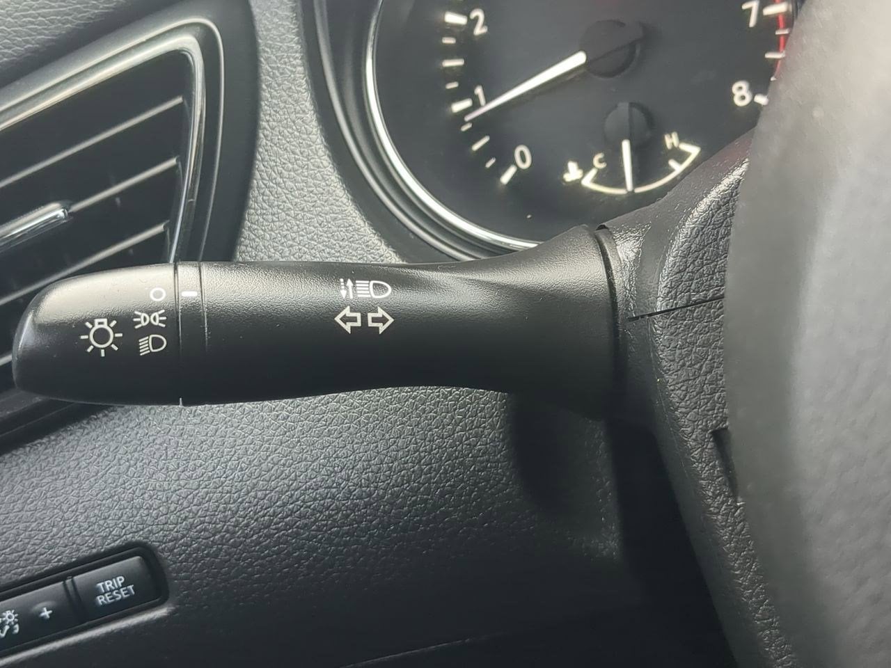 Thumbnail: 2018 Nissan Rogue Sport - 25