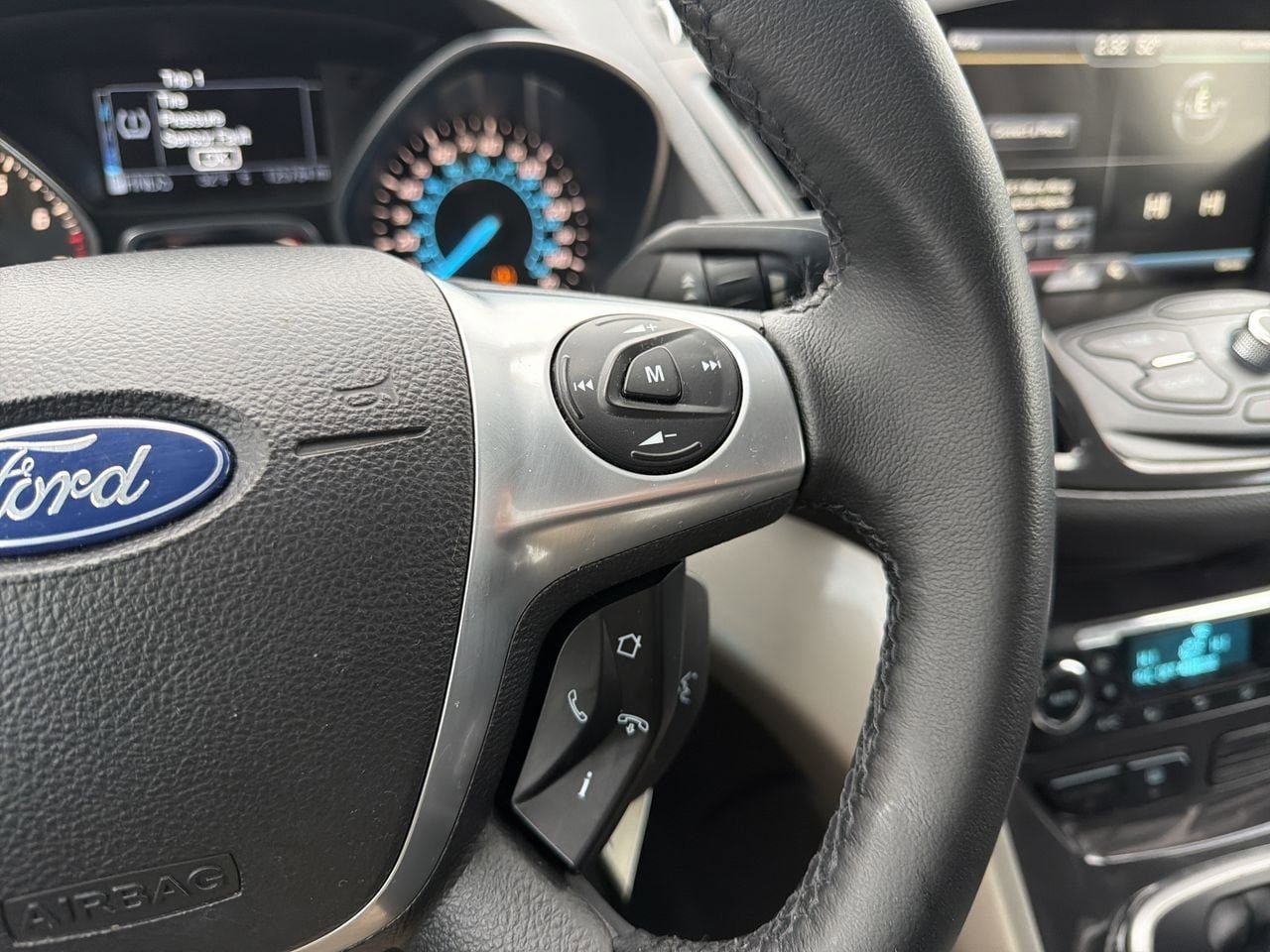 Thumbnail: 2013 Ford Escape - 32