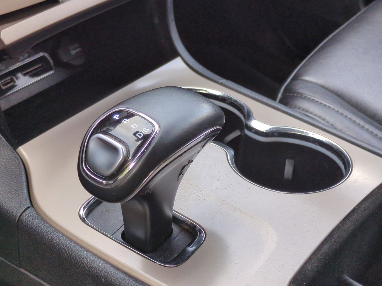 Thumbnail: 2015 Jeep Grand Cherokee - 32