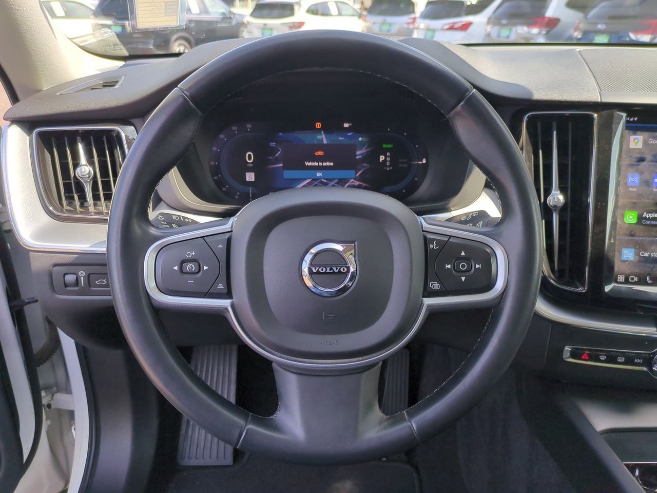 Thumbnail: 2022 Volvo XC60 - 24