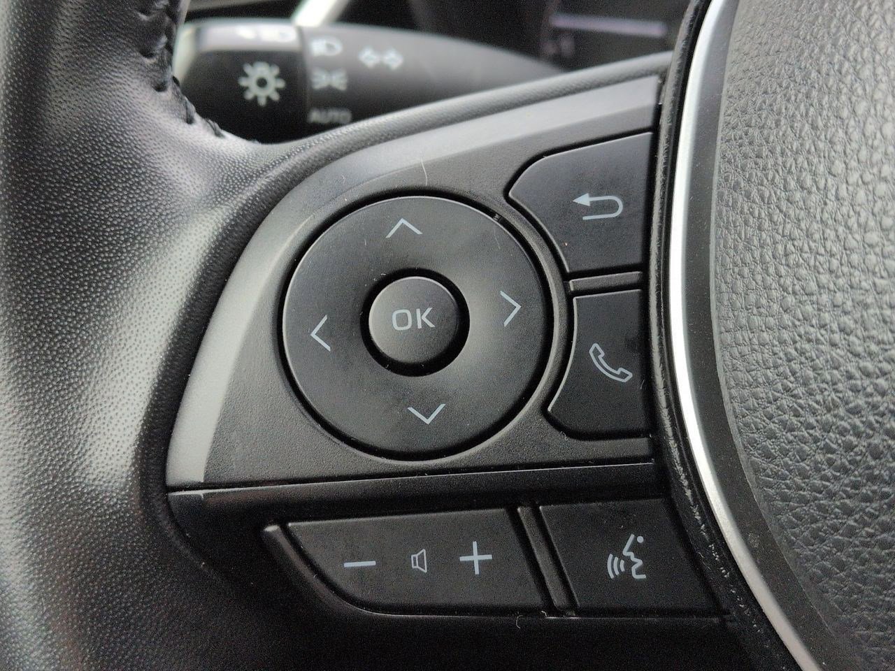 Thumbnail: 2023 Toyota Corolla - 24