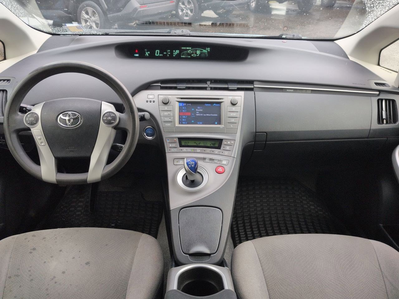 Thumbnail: 2015 Toyota Prius - 16