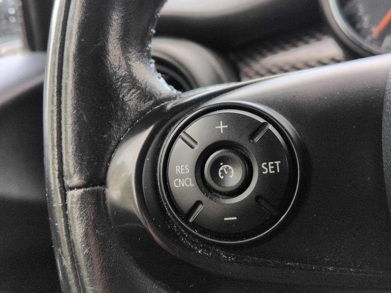 Thumbnail: 2018 MINI Cooper Hardtop - 21