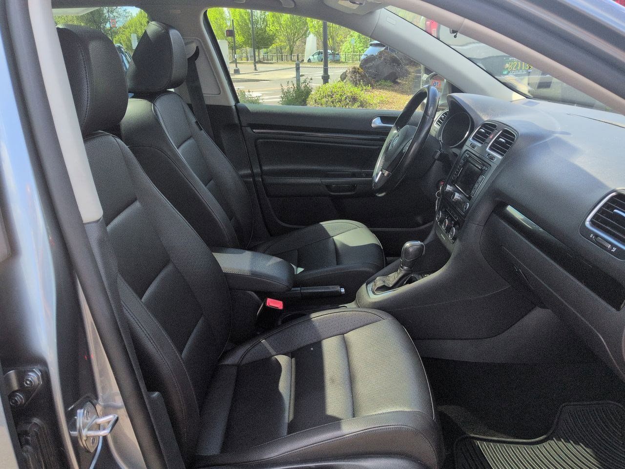 Thumbnail: 2011 Volkswagen Jetta - 22
