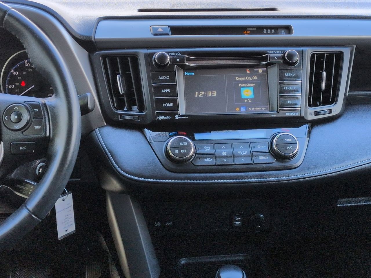 Thumbnail: 2017 Toyota RAV4 - 28